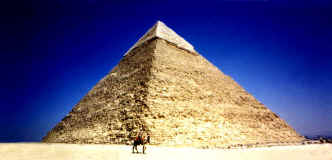 Khafare_pyramid_alone.jpg (26561 bytes)